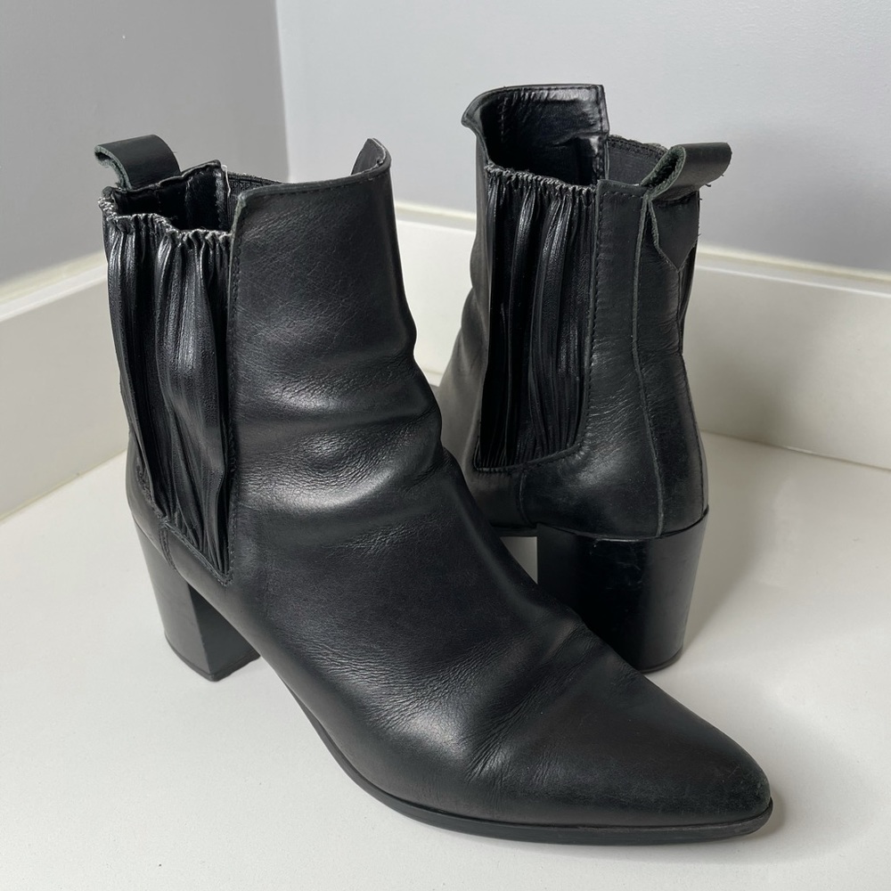 ZARA BOOTS | BLACK LEATHER HEEL POINTED TOE BOOTS